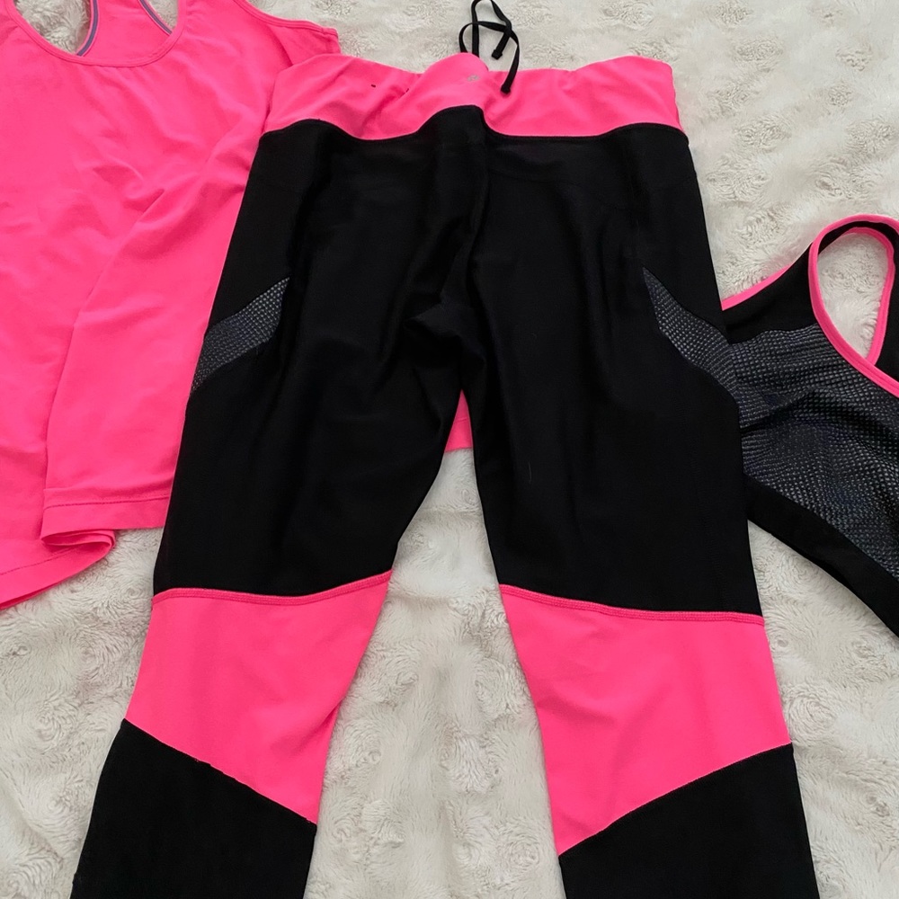Bundle Of 3 Workout Set. Size Large. - image 2